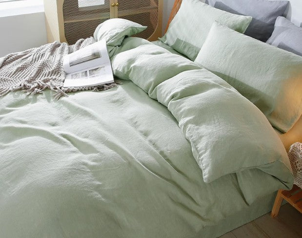 Four-piece Linen Bedding Set With Fitted Sheet And Fitted Sheet